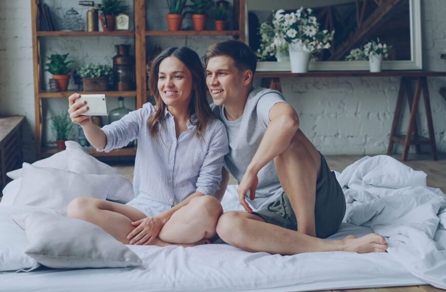 tony hinchcliffe spouse details